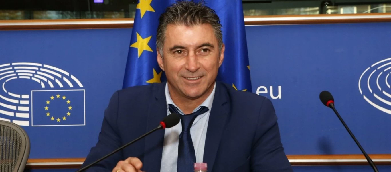 Έντονες από το Μαξίμου στον Θοδωρή Ζαγοράκη να παραιτηθεί από ευρωβουλευτής